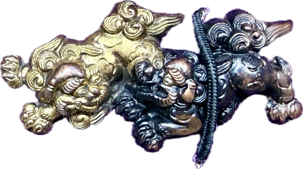 Menuki, Copper, Shishi (Modern) w/ Kiri-bako (桐箱)