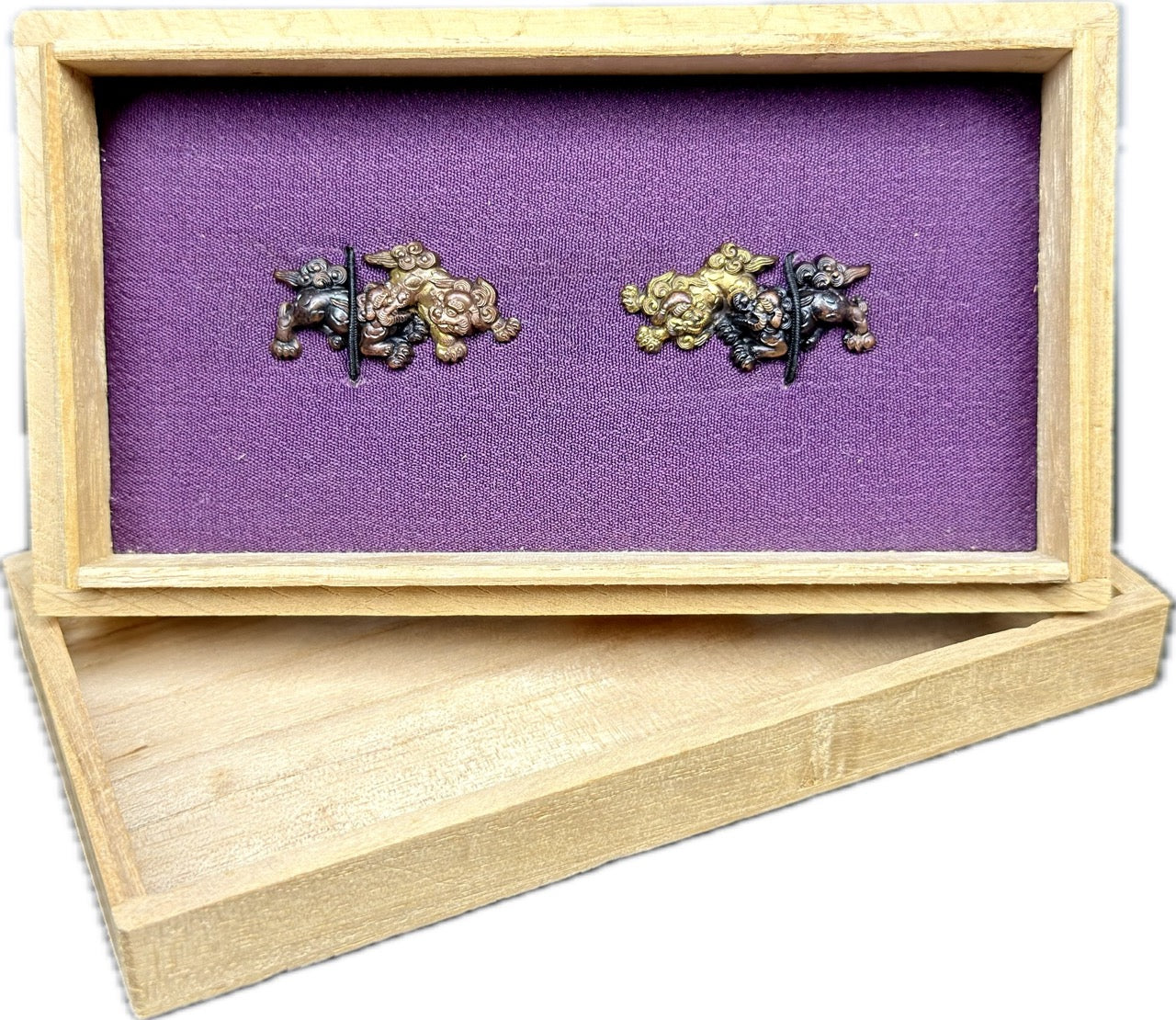 Menuki, Copper, Shishi (Modern) w/ Kiri-bako (桐箱)